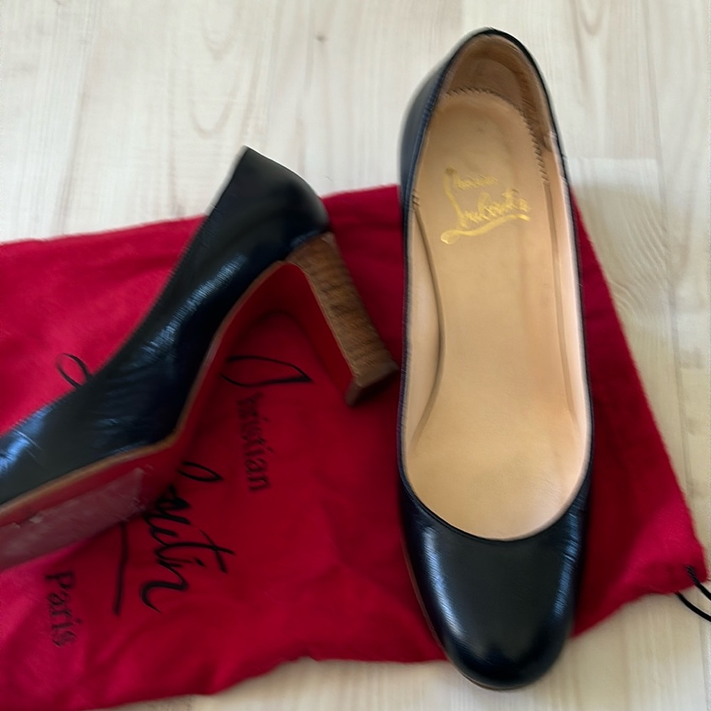 Vintage Christian louboutin pumps